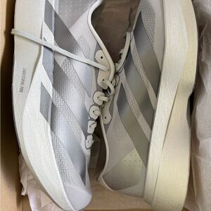 Adidas Boston 13 grey/silver metallic Athletic Shoes in Light Gray and White